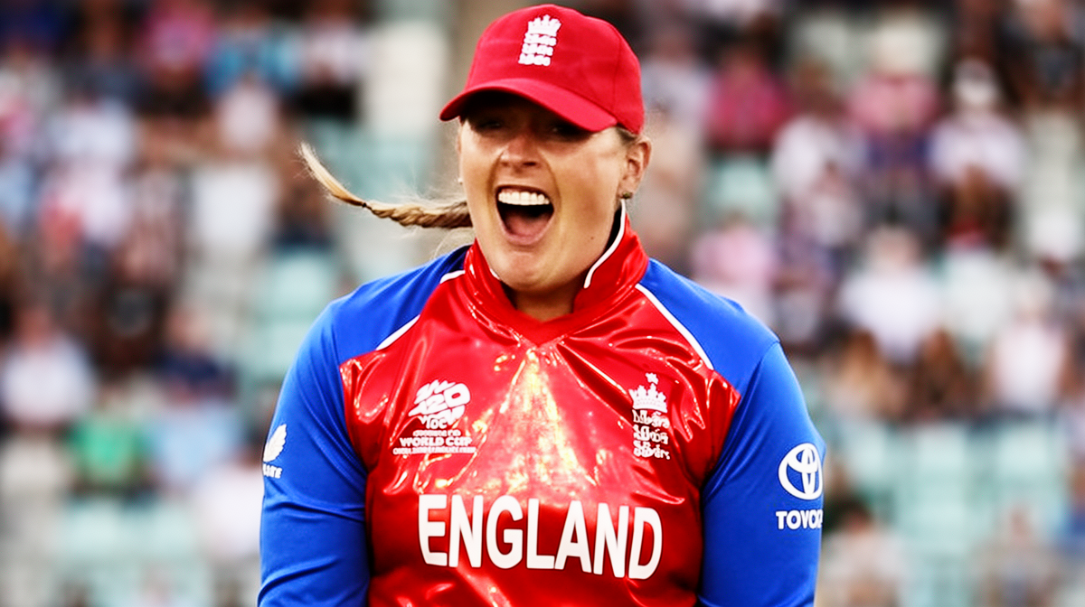 贝博体育 - 女子T20世界杯：英格兰如何靠努力与闪亮外套提升防守 - BB体育